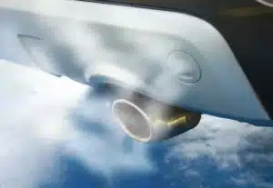humo blanco escape